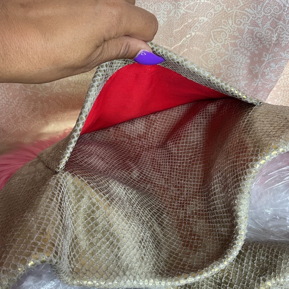 Dooney & Bourke Belvedere Gold Shoulder Bag - Picture 9 of 12